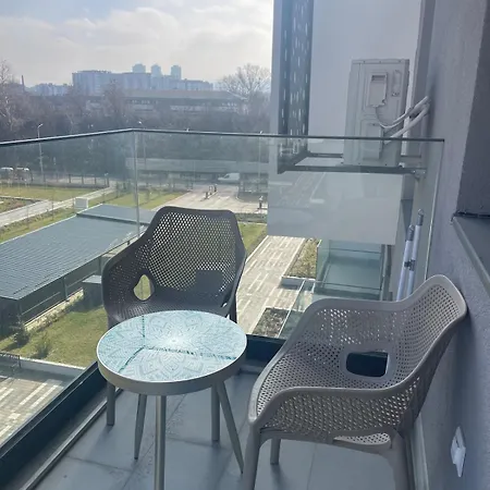 Stylish & Modern Apartment-perfect For Your Stay! Apartment